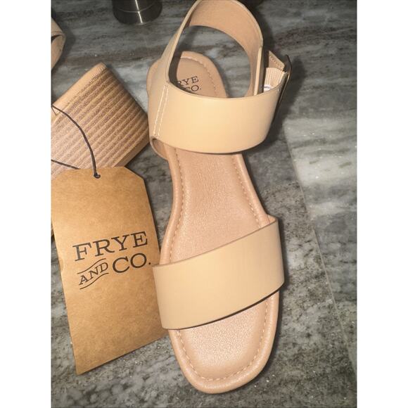 NWT WOMENS FRYE AND CO NUDE LEATHER WEDGES 6.5 SRA - Picture 2 of 4